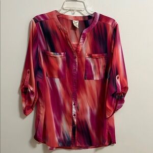 Women’s blouse shirt top plus size 1X 3/4 tab sleeves colorful artsy pattern